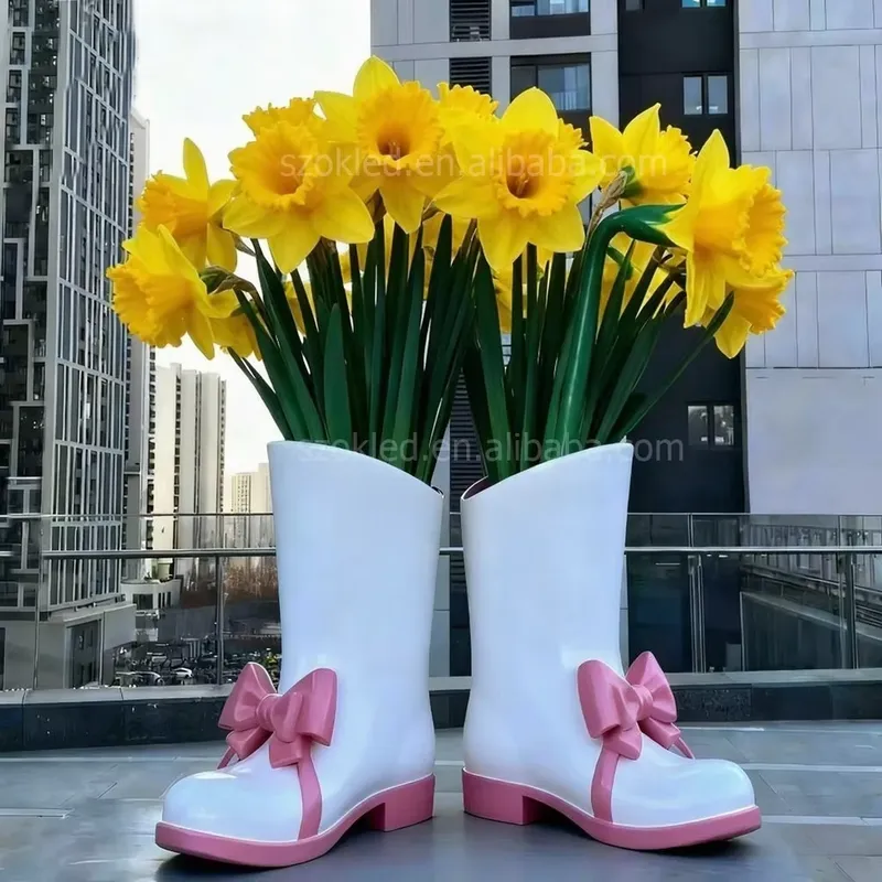 Fiberglass Lifelike Sculpted F - огляд і ціна Gardening Tools Photo